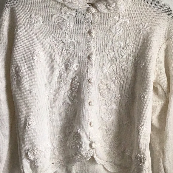 Vintage Sweater - Gorgeous Embroidery - Picture 2 of 4